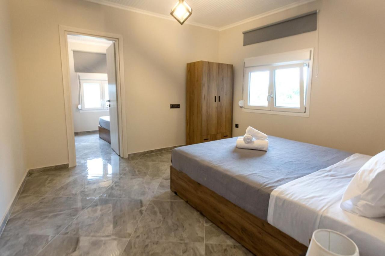 K&M Villas Nea Kallikrateia Bagian luar foto
