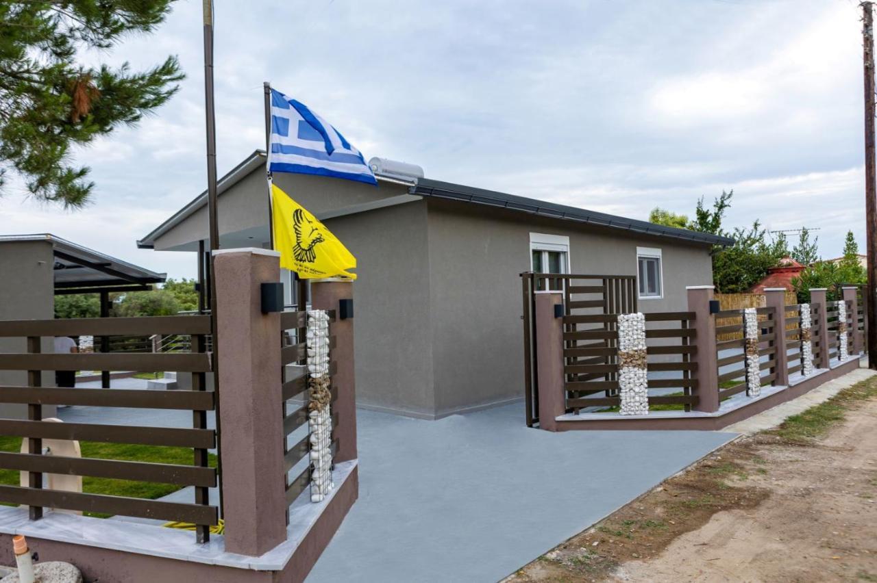 K&M Villas Nea Kallikrateia Bagian luar foto