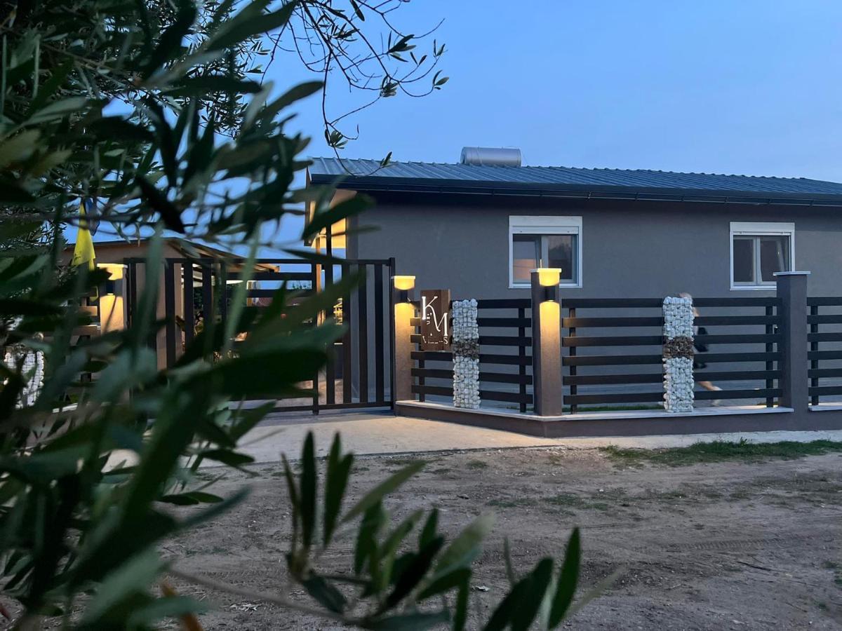 K&M Villas Nea Kallikrateia Bagian luar foto