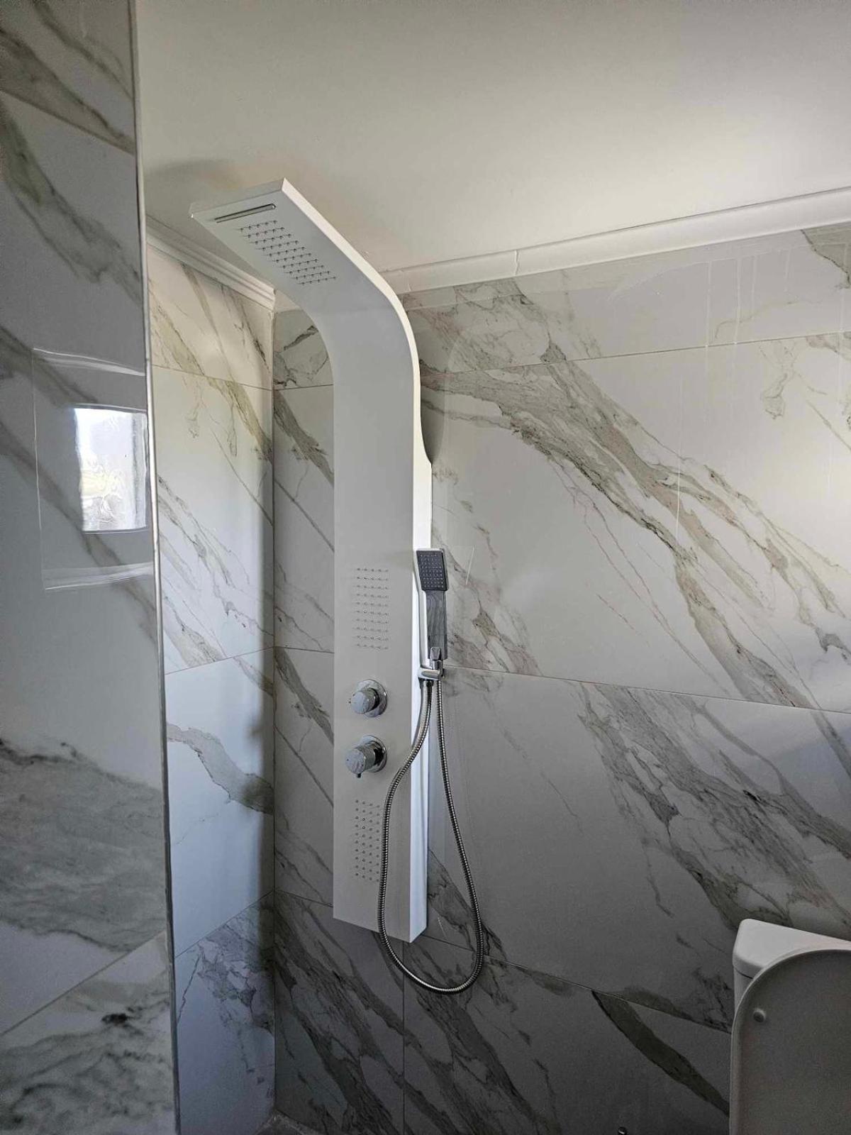 K&M Villas Nea Kallikrateia Bagian luar foto